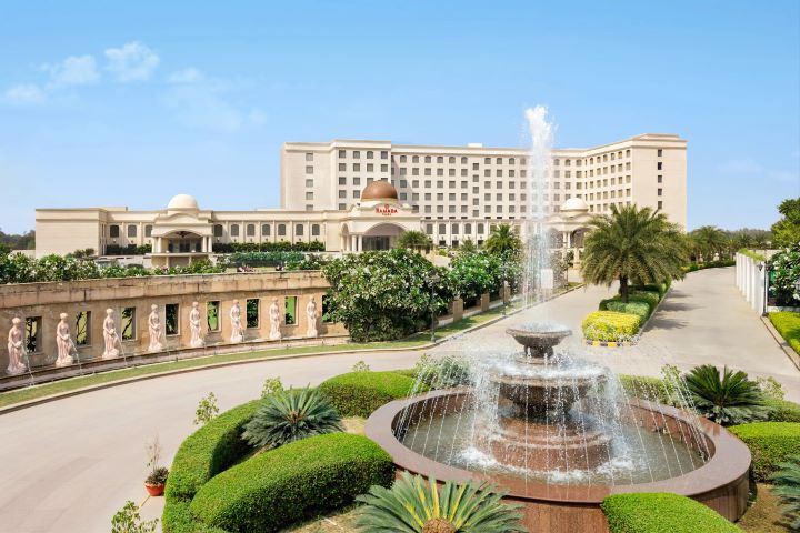 Ramada Lucknow Hotel Exterior